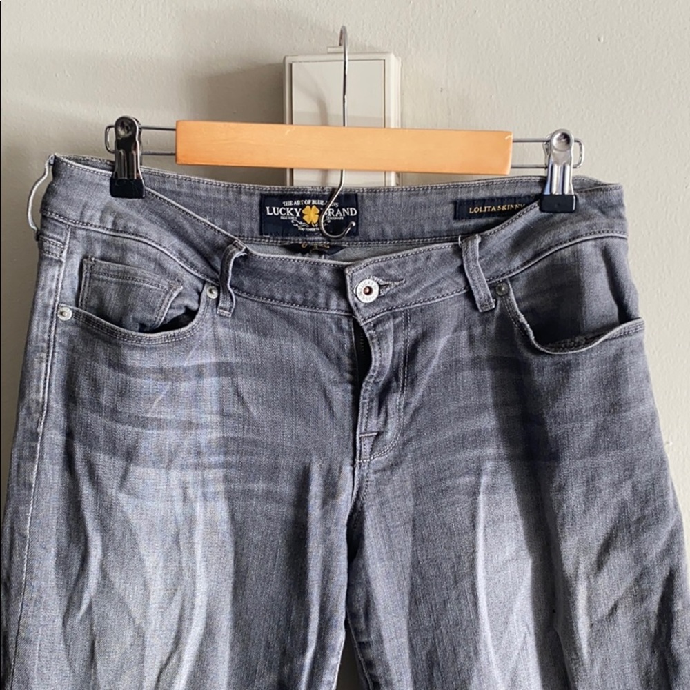 Lucky brand jeans.